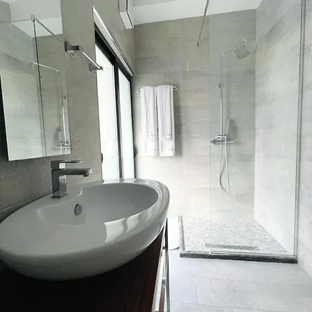 Shard Boutique 3* 티라나