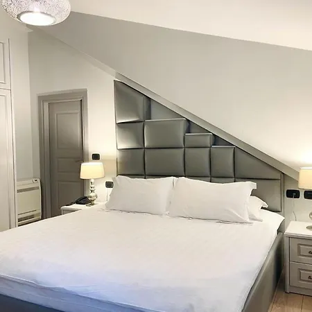 Shard Boutique Bed & Breakfast *