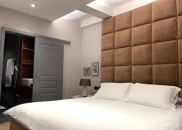 Nocleg ze śniadaniem Shard Boutique 3*