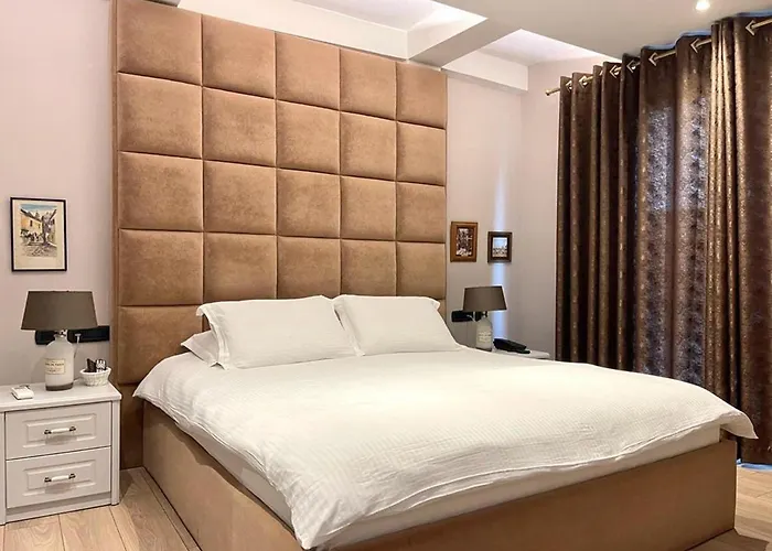 Shard Boutique Nocleg ze śniadaniem Tirana