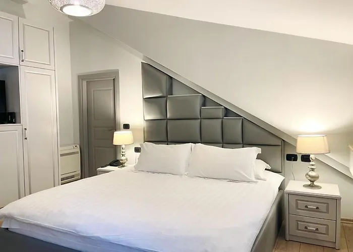 Shard Boutique Bed and breakfast 3*
