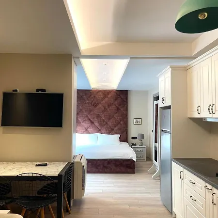 Shard Boutique Bed and Breakfast Τίρανα