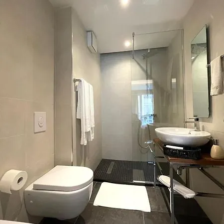 Bed and Breakfast Shard Boutique Τίρανα