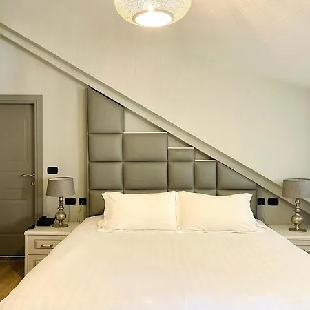 Shard Boutique Tiran