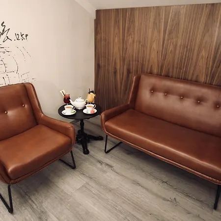 Shard Boutique 3* Tiran