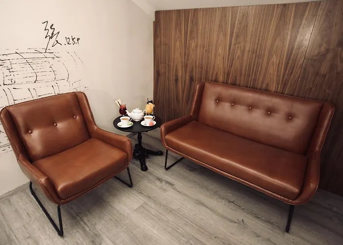 Shard Boutique 3* Τίρανα